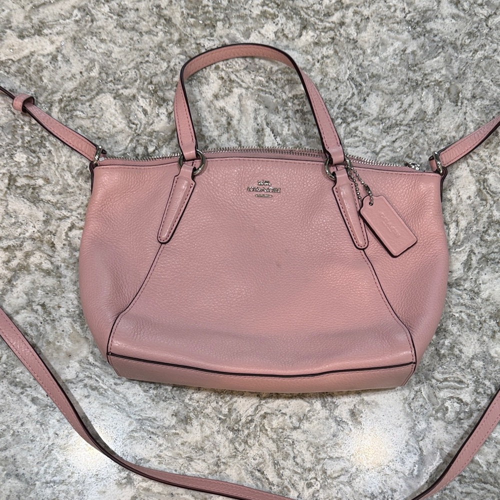 Coach Mauve Leather Shoulder Bag